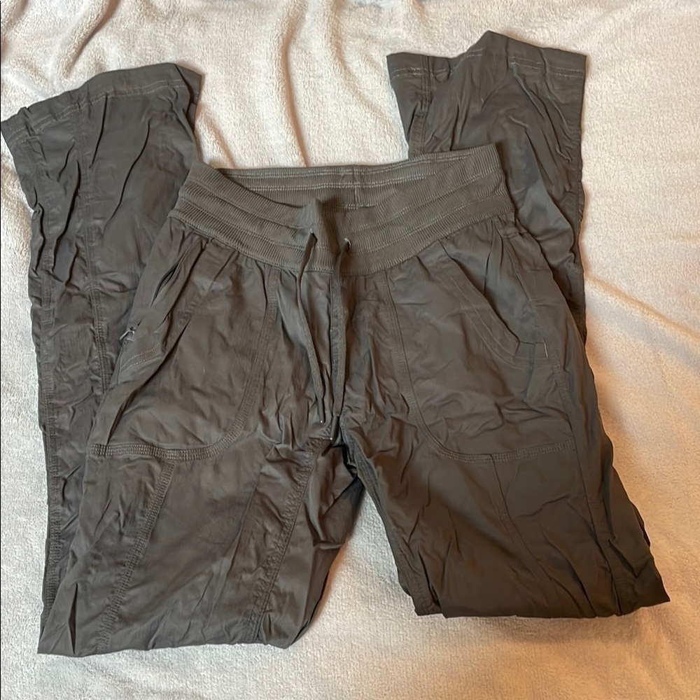 The North Face Gray Hiking Athletic Pants Lightweight and Relaxed